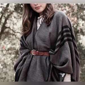 BB Dakota Poncho One Size - Charcoal Gray